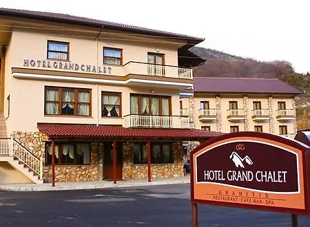Grand Chalet מלון