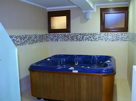 Grand Chalet מלון 4*